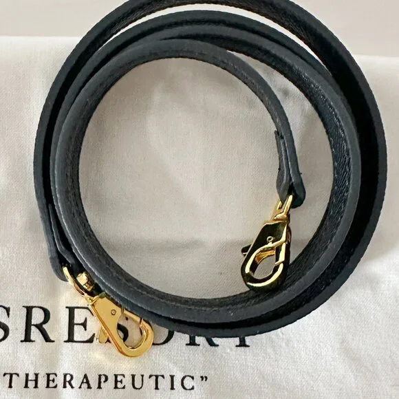 Elegant Black Handbag - Picture 6 of 6